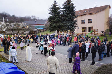 Vánoční zpívání u stromečku 2015, foto Jožka Kaňa